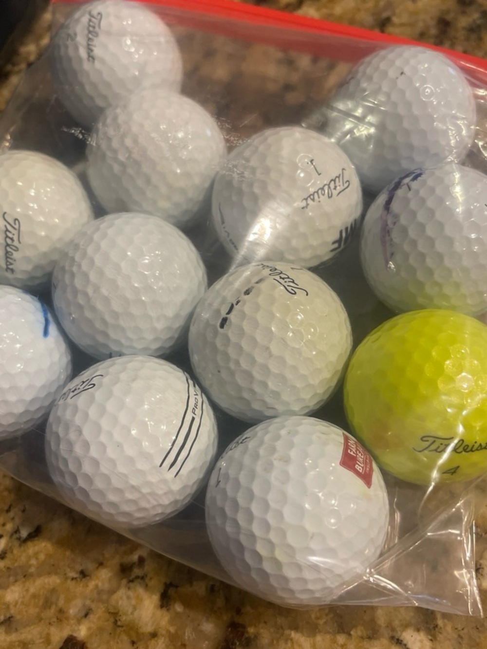 Titleist pro V1 Golf Ball Bundle one dozen